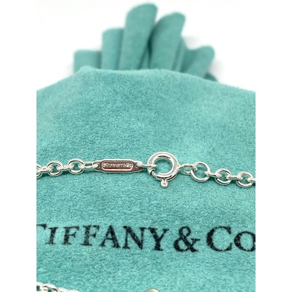 Large Return to Tiffany Etched Heart and Arrow Pendant, Necklace Sterling Silver - Picture 4 of 12